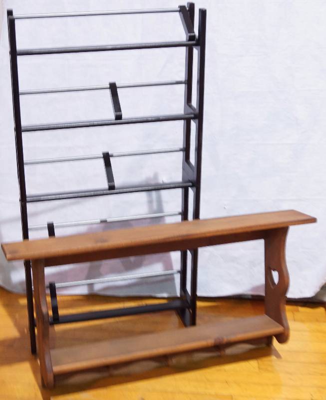 lot 5114 image: Nice Wall Shelf and Rack