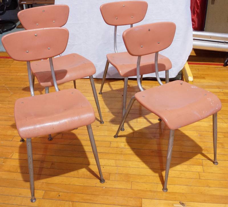 lot 5116 image: 4 Old School Chairs