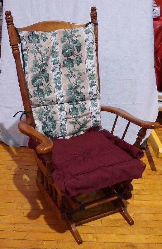 lot 5119 image: Comfortable Wooden Glider Chair with Pads