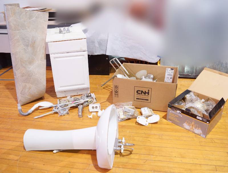lot 5122 image: Handy Mans  Landlords Dream Lot Sinks, Lights, Vinyl Flooring and Much More