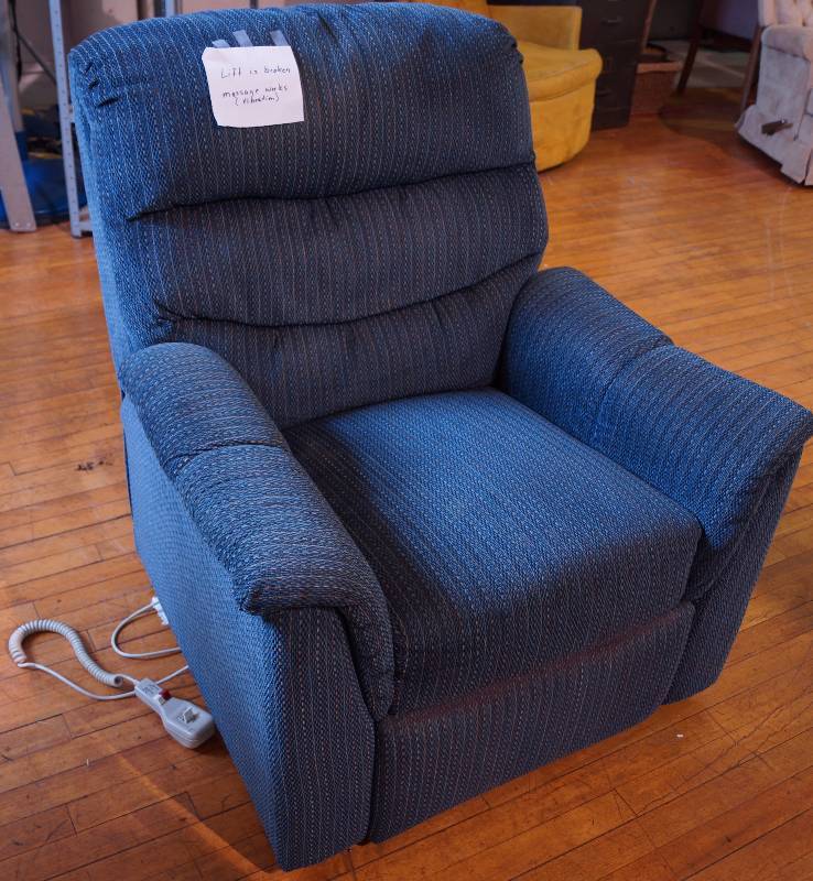 lot 5132 image: Nice Blue Lift-Vibrating Chair
