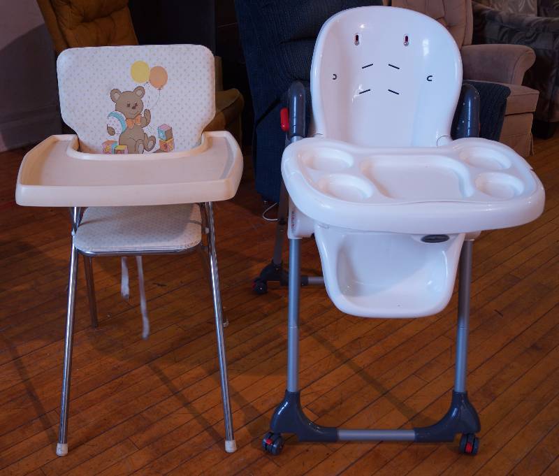 lot 5134 image: 2 Baby High Chairs