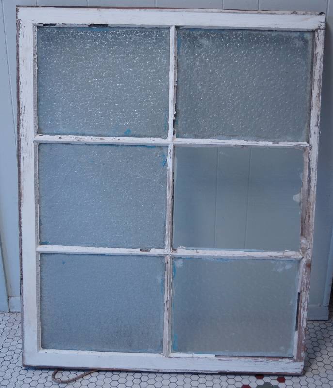 lot 5139 image: Vintage Wood Antique Window from the Church Re-purpose These Very Collectible