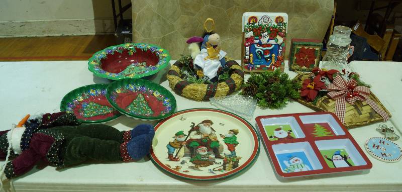 lot 5159 image: Lot of Christmas Items