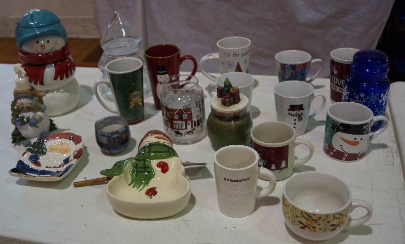 lot 5160 image: Lot of Winter  Christmas Items
