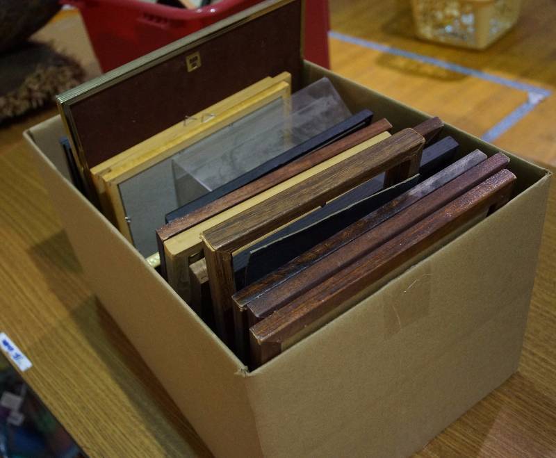 lot 5172 image: Big Box of Picture Frames