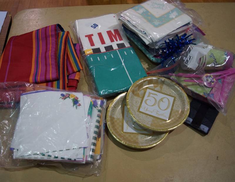 lot 5178 image: Party Supplies