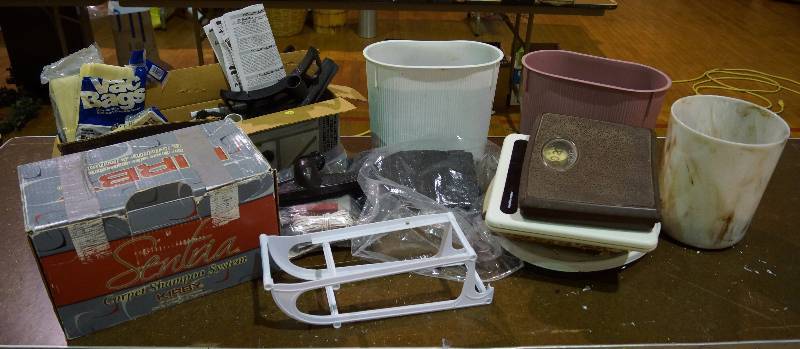 lot 5192 image: Pop Caddy - Scales - Trash Cans & Misc