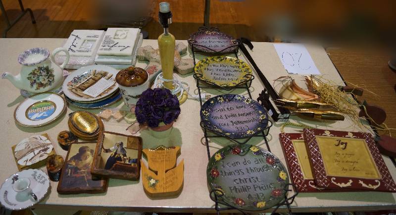 lot 5211 image: Collectible Plates and Plaques