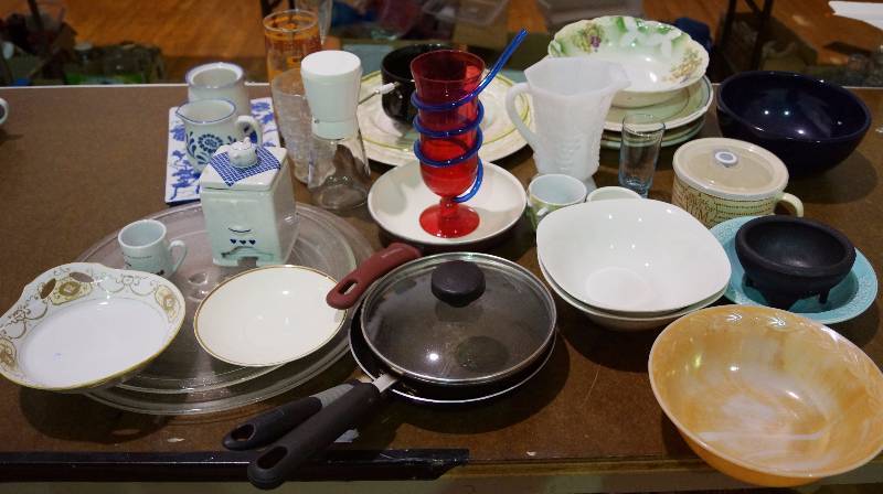 lot 5220 image: Pans and Misc Dishes
