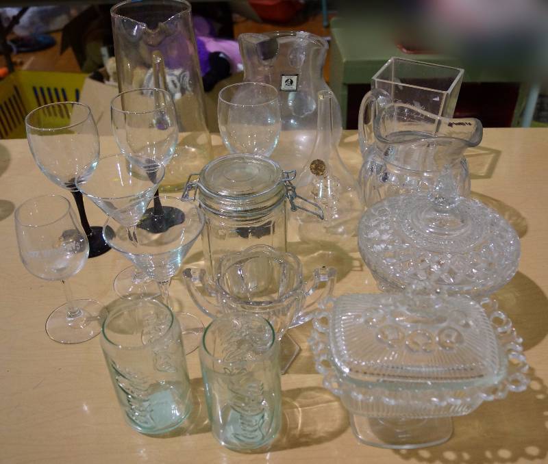 lot 5227 image: Coke - Coca Cola Glasses and Nice Candy Dishes - Stemware