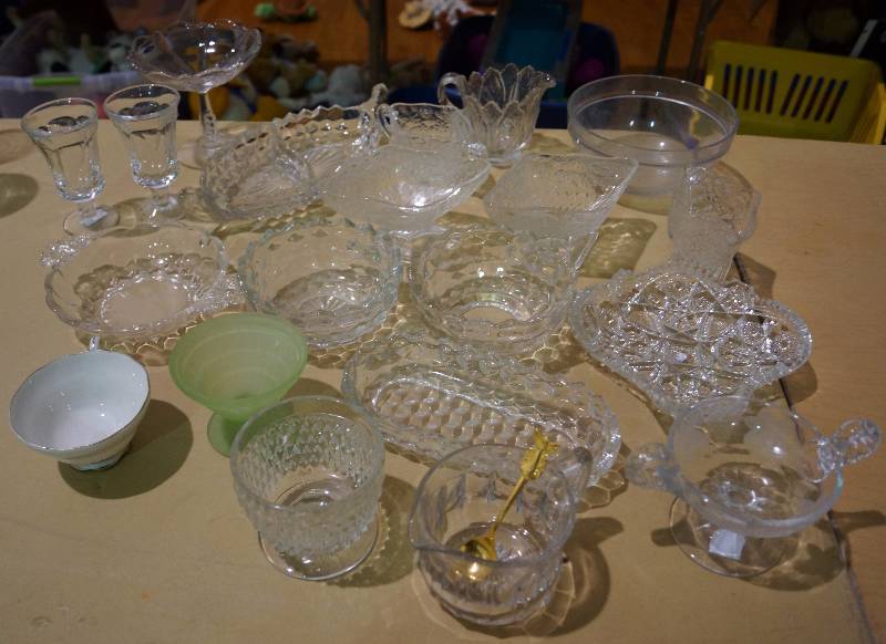 lot 5229 image: Nice Lot of Glassware
