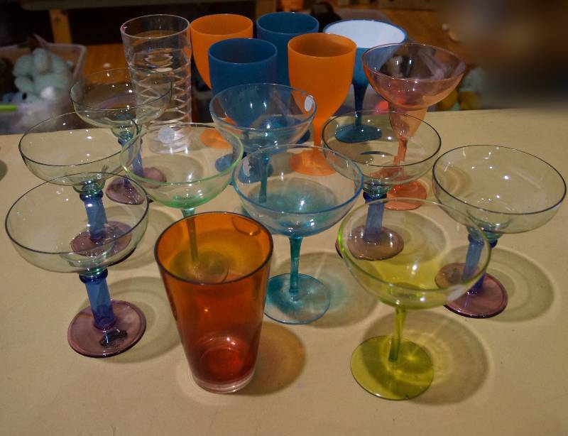 lot 5232 image: Groovy Collection of Drinking Glasses and Stemware