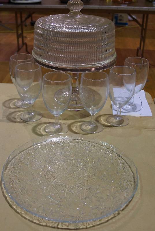 lot 5250 image: Glass Pie  Cake Keeper - Serving Tray and Stemware