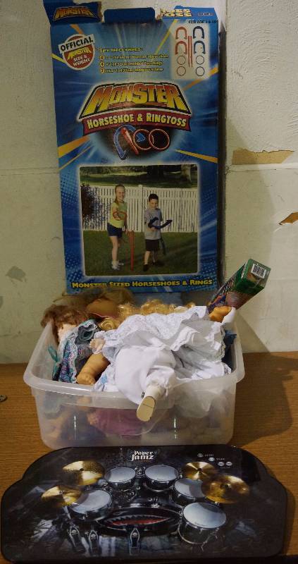 lot 5253 image: Horse Shoe and Ring Toss Game - Big Box of Dolls - Paper Jamz