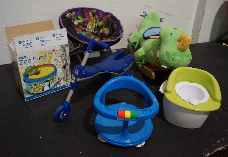 lot 5257 image: 2 Kids Riding Toys - Chair - Potty Training Chair