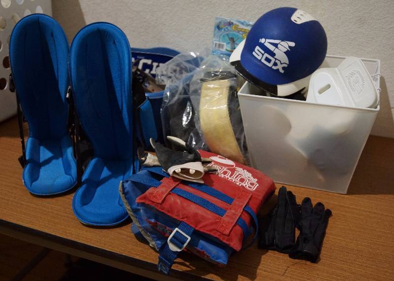 lot 5260 image: Plantar Fasciitis Night Boots - Baseball  Softball Related Equipment - Life Jacket
