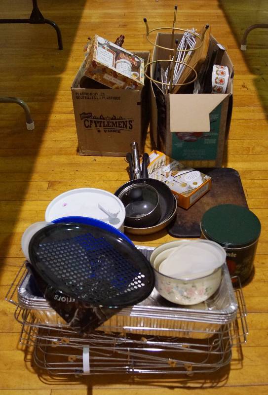 lot 5269 image: Lot of Kitchen Cooking Items