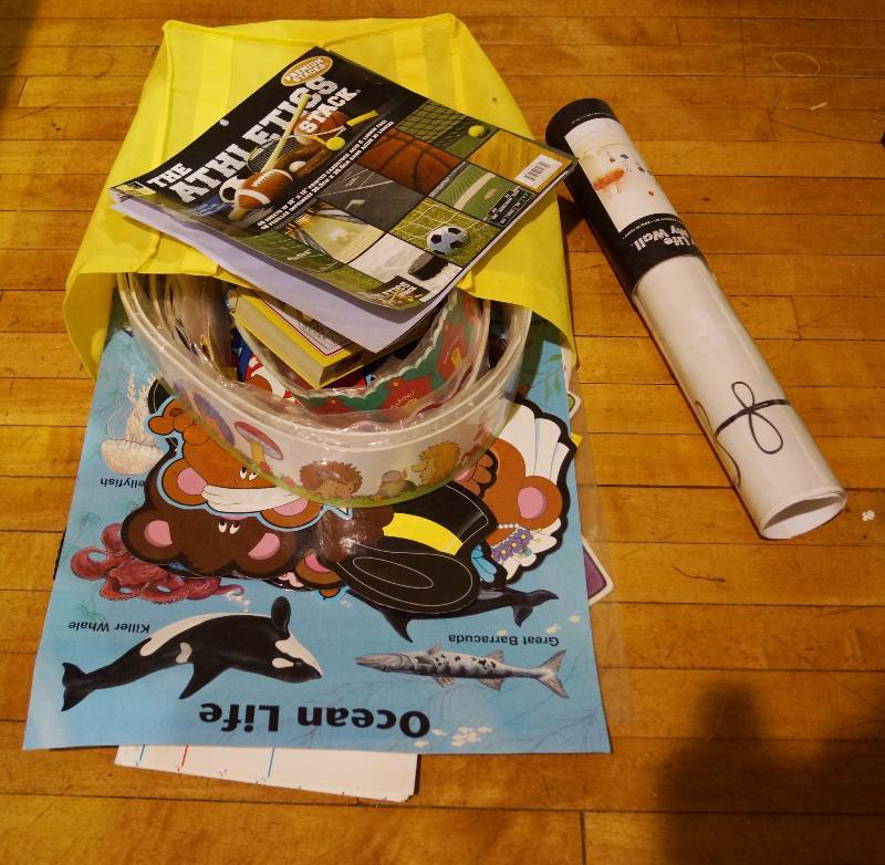 lot 5273 image: A Sack of Crafty Items