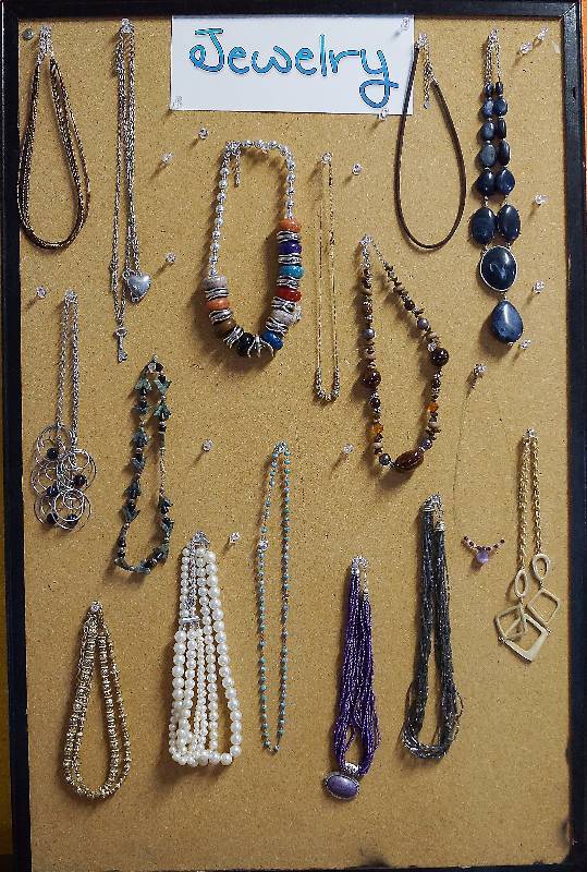 lot 2165 image: Lot #9 of Nice JEWELRY - Everything You See - One Bid Gets Them All