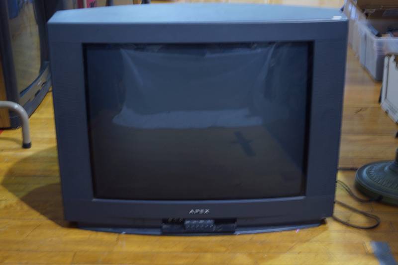lot 9232 image: APEX TV - 27 - Tested and Works