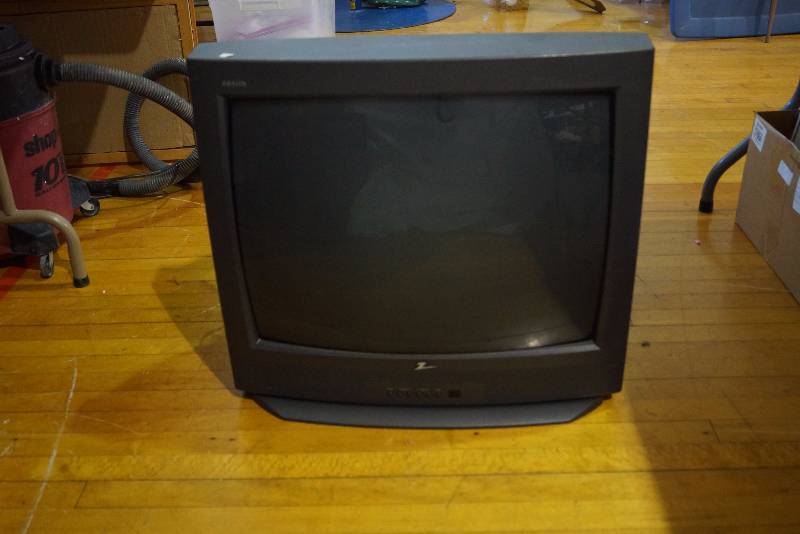 lot 9234 image: Zenith TV - 25 Nice Tested and Works
