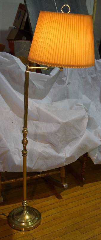 lot 9239 image: Really Cool Floor Lamp - WORKS - Adjustable - Nice Condition. - See photos