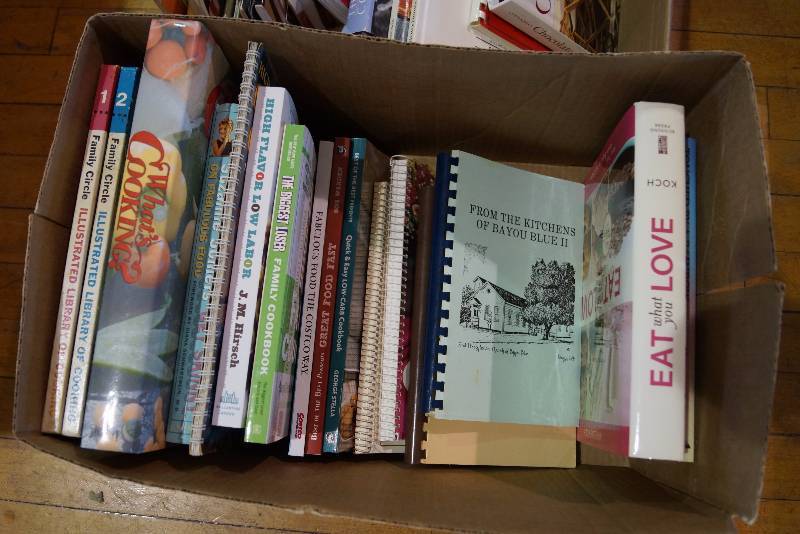 lot 2169 image: 3 Boxes of Cookbooks - Whats for Dinner -)