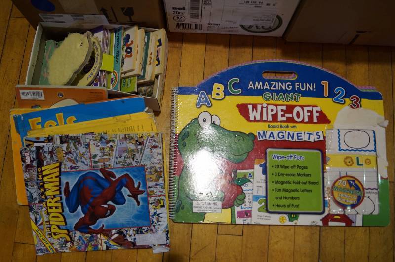 lot 2073 image: Lot of Kids activity books and reading books - see photo