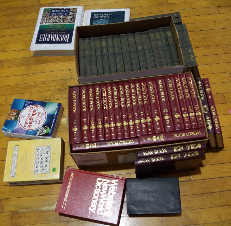 lot 2075 image: 2 Complete Sets of WORLD BOOK Encyclopedias  Encyclopedia Reference Books with Extras - See photos