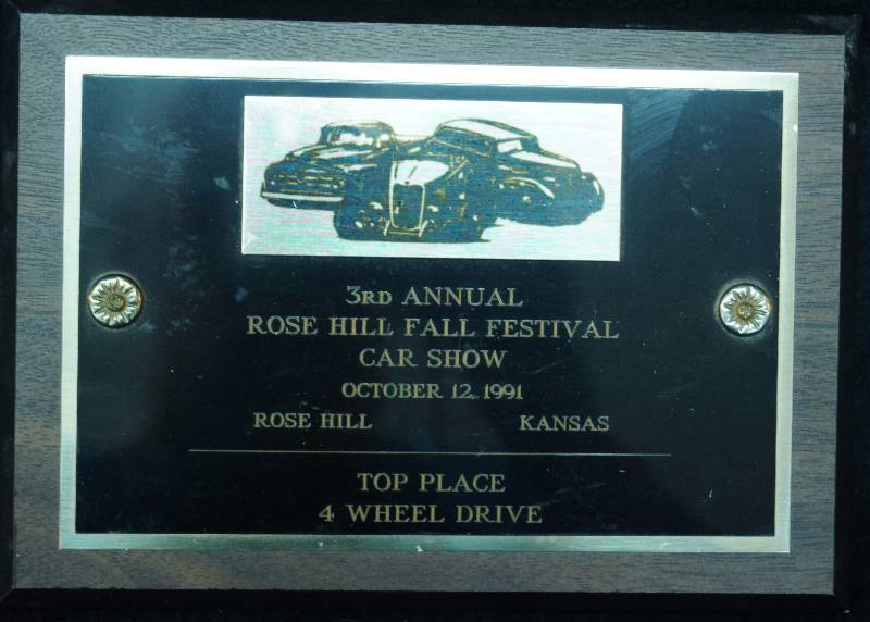 lot 1280 image: Rose Hill Fall Festival Car Show Plaque 1991 - TOP PLACE 4 WHEEL DRIVE AWARD