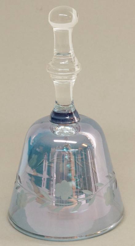 lot 9203 image: Beautiful Glass Bell - Floral - Etched & Blue Carnival Glaze - Rings Pretty