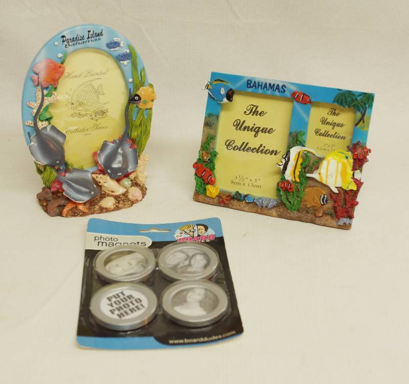 lot 5290 image: Lot of Picture Frames - Tropical Vacation X 2 and magnetic fun frames NEW IN PACKAGE
