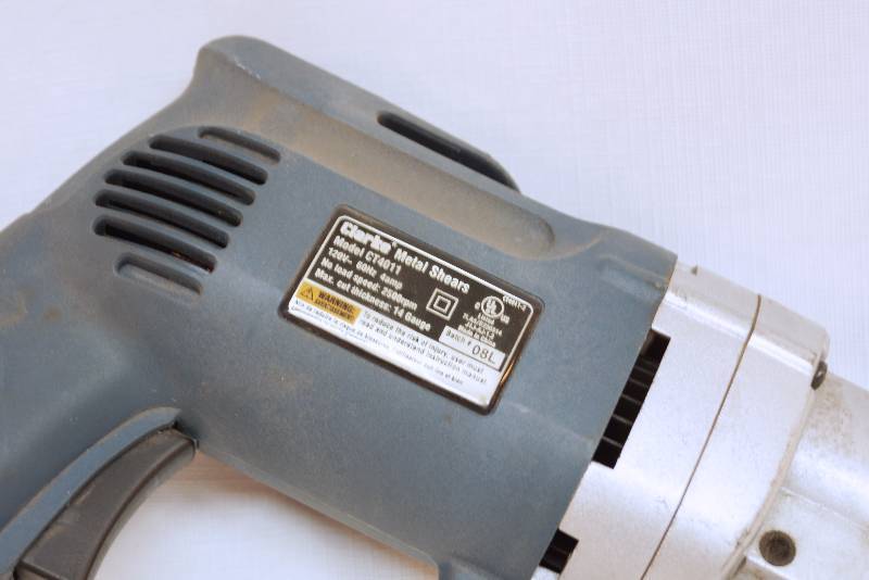 lot 9248 image: Clarke - Metal Shears - WORKS - M# CT4011 - Electric Power Tool