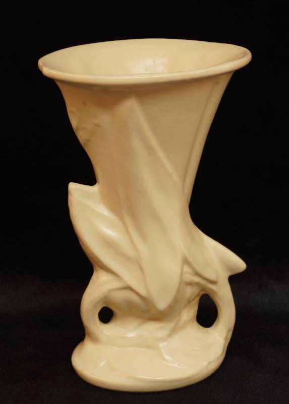 lot 2087 image: Vintage White Vase - Ceramic Pottery - VERY NICE