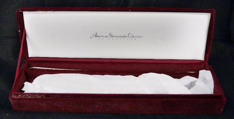 lot 8153 image: GODINGER - SILVER Serving Set - Knife and Server - American Silversmiths Collection - with velvet box - BEAUTIFUL