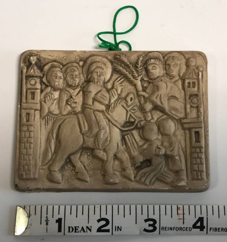 lot 3179 image: Vintage Christmas Mornin Ornament Clay - Beautiful