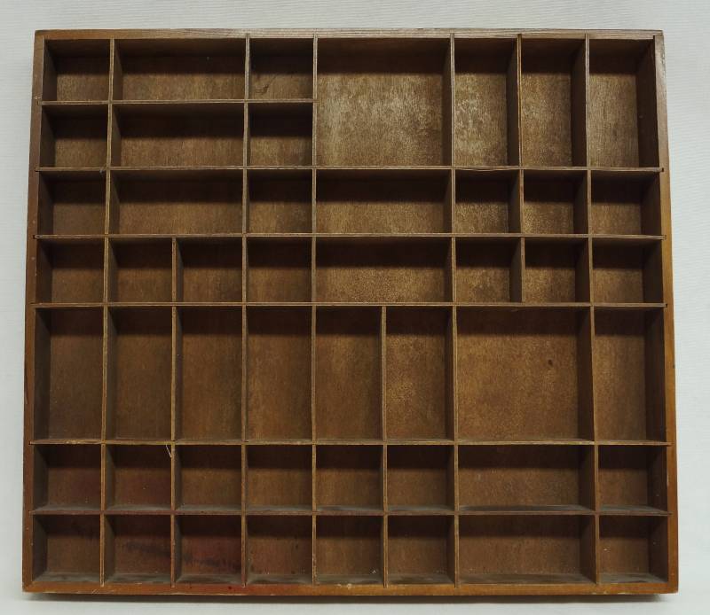 lot 8220 image: Nice Shadow  Knick Knack Box - Ready to Enjoy