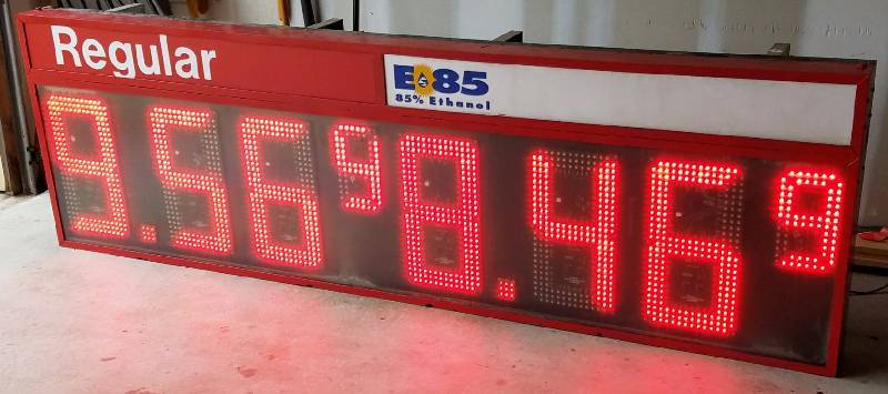 lot 91078 image: Gas Station Pricing Sign - Digital - SWEET Remote Control - Great Garage or Man Cave Decor