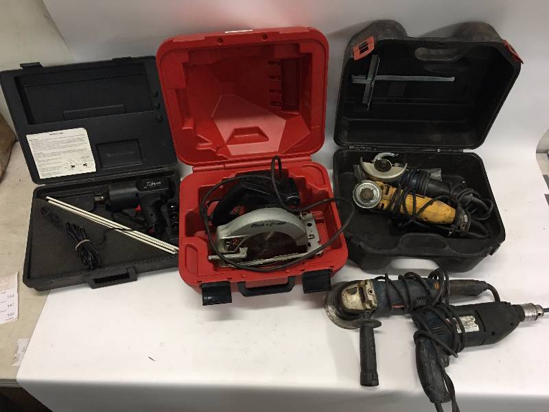 lot 142 image: Lot of power tools