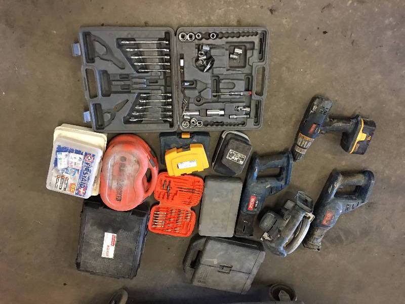 lot 127 image: Lot of misc. tools