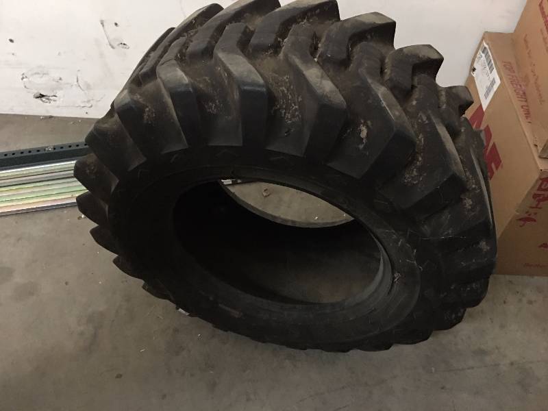 lot 168 image: Goodyear skid steer tire
