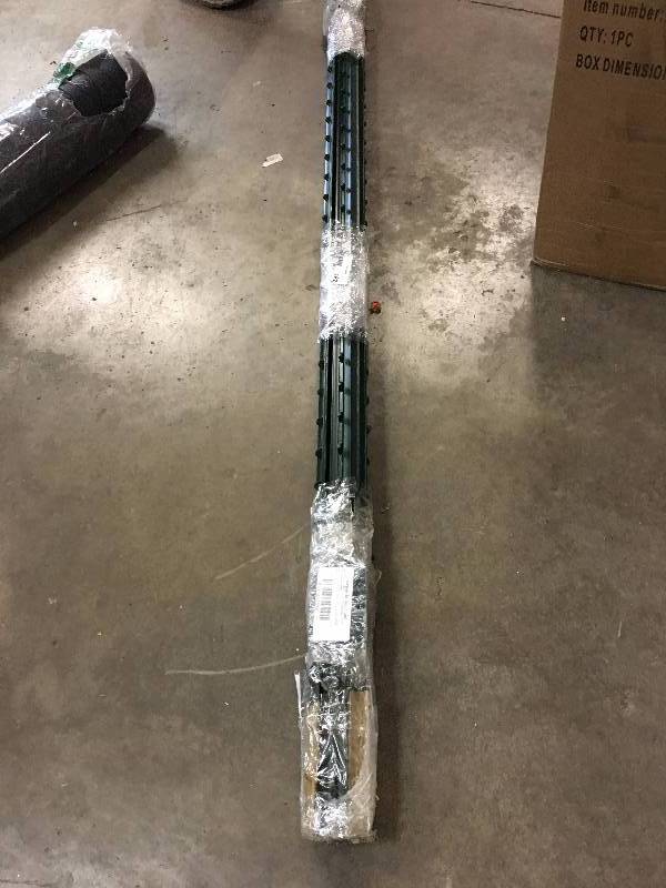 lot 182 image: Lot of 6 T-Posts