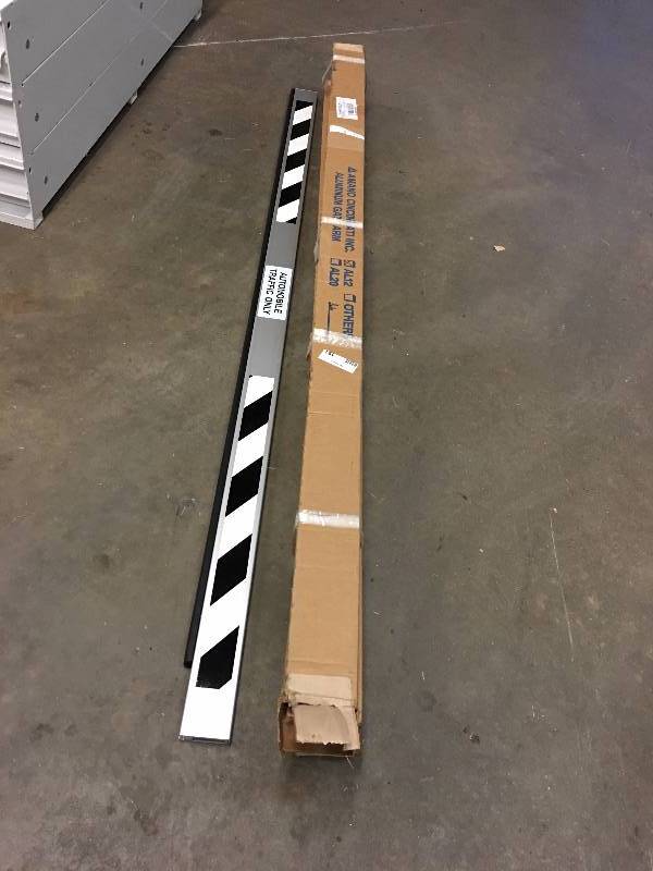 lot 191 image: 3 QTY 12 FOOT AMANO CINCINNATI ALUMINIUM AUTO SECURITY GATE BARS MODEL AL12