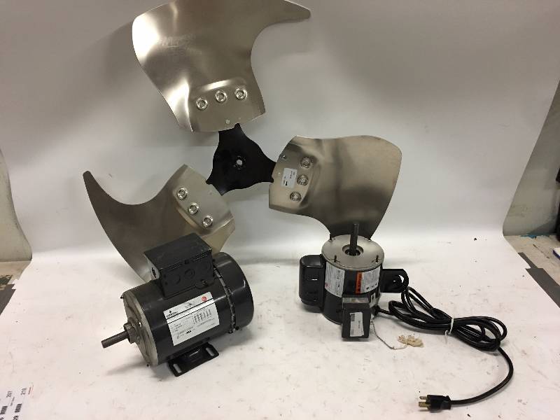 lot 198 image: Lot of 2 electric motors and fan blade