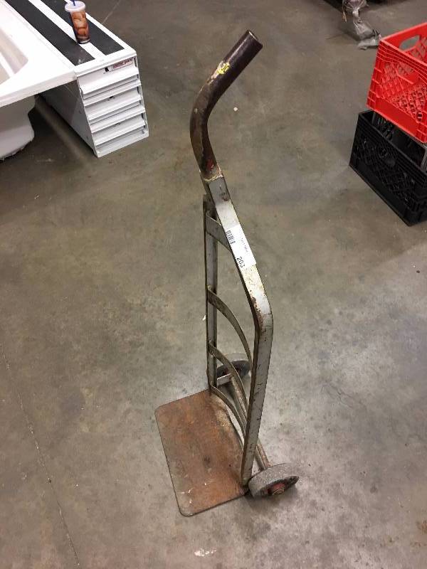 lot 203 image: SINGLE HANDLE DOLLY