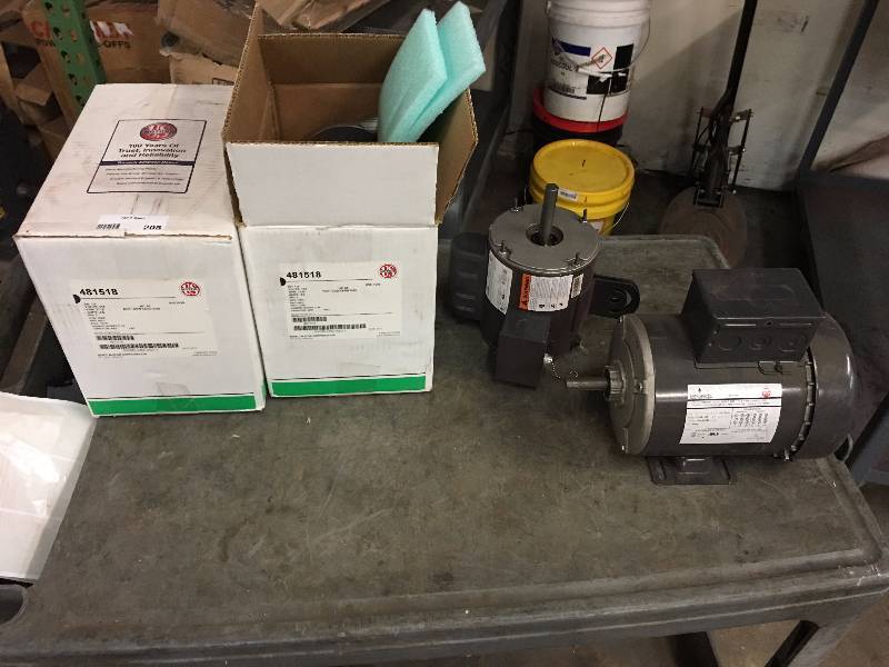 lot 208 image: Lot of 4 electric motors