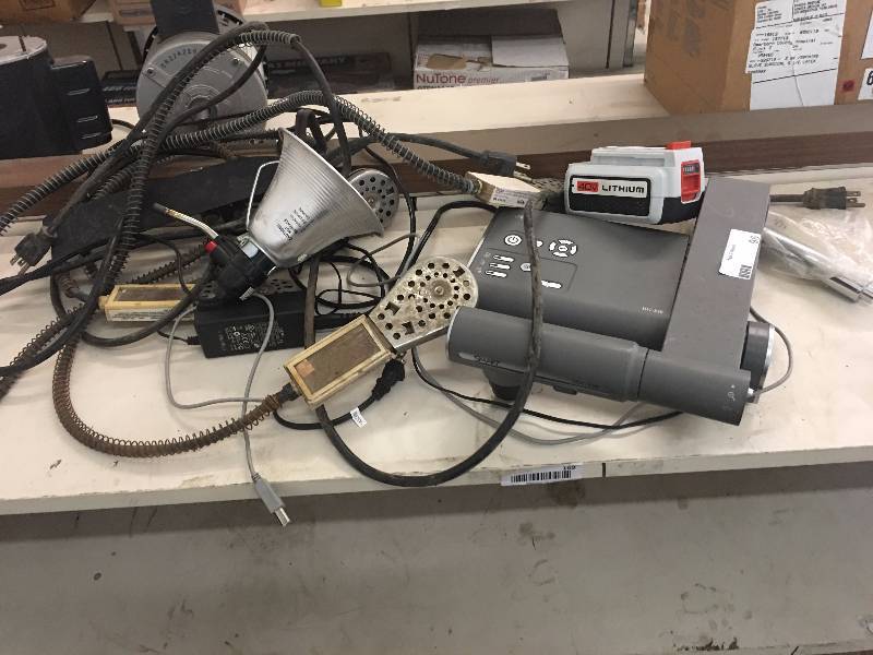 lot 169A image: TUB HEATERS, TORCH HEAD, SMART DOCUMENT CAMERA