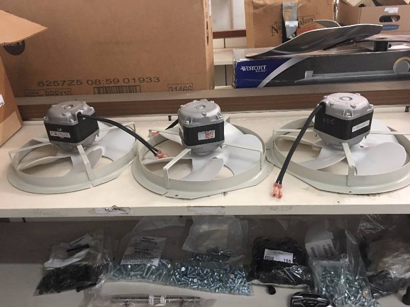 lot 154 image: LOT OF 3 COOLING FANS