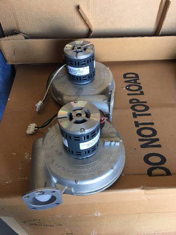 lot 8 image: 2 QTY JAKEL BLOWER MOTORS 110V